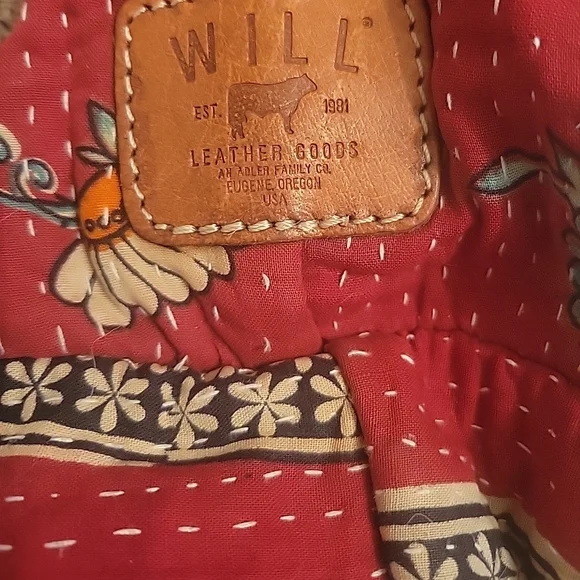 Will Leather Goods Red and Green Shoulder Bag with Floral Design - Picture 6 of 7